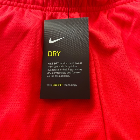 Nike Dri-Fit Training Shorts, Men’s large, New with Tags - Picture 4 of 7
